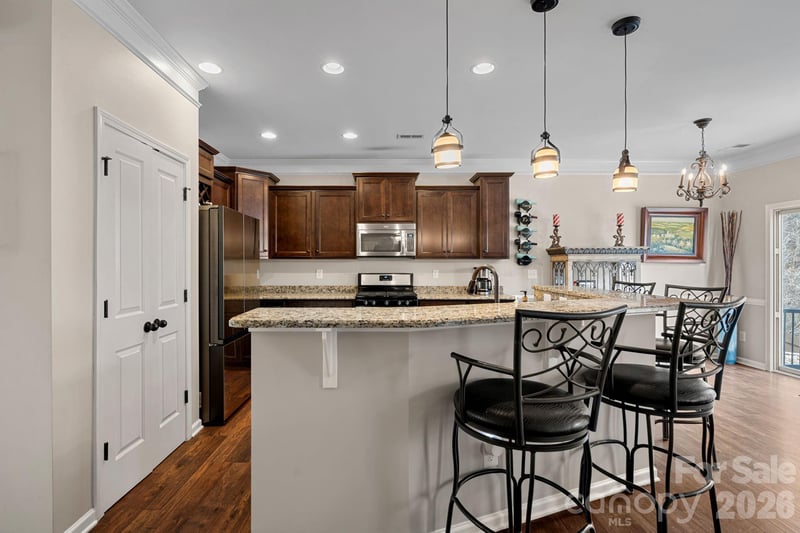 1203 Guadalupe Ln, Charlotte, NC 28214