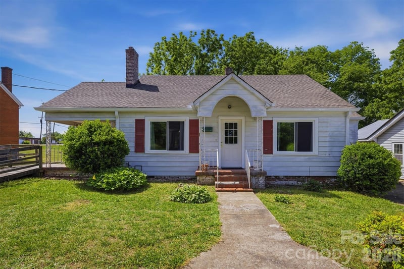 117 3rd Ave, Hickory, NC 28602