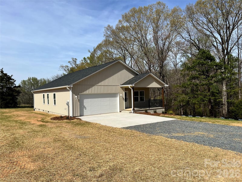 42629 Greenview Dr, Albemarle, NC 28001