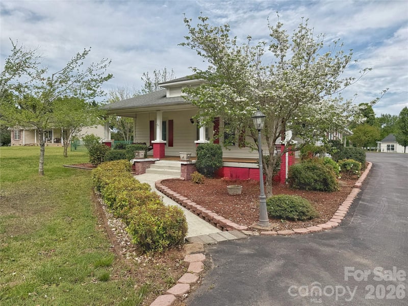 2102 Hickory Grove Rd, Gastonia, NC 28056