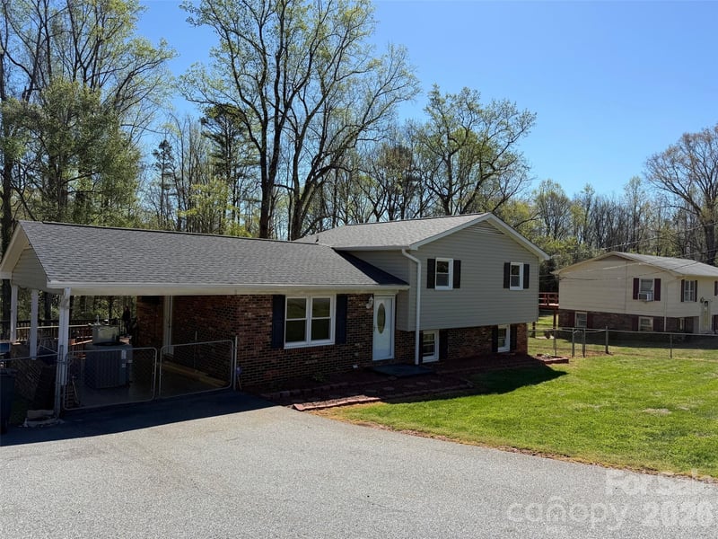 3730 Sedgefield Dr, Conover, NC 28613