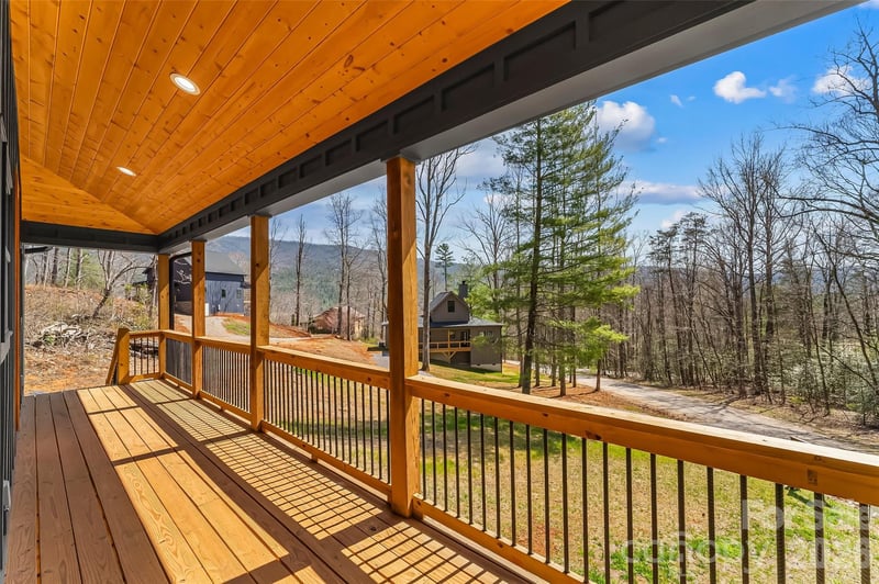 189 Clinchfield Gap Rd, Marion, NC 28752