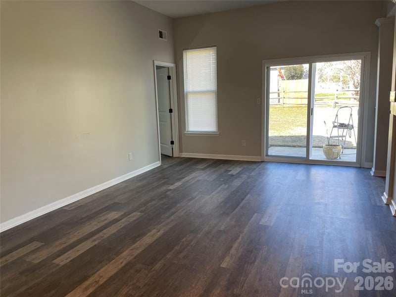 183 Kristens Court Dr, Mooresville, NC 28115