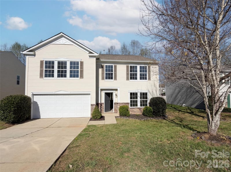 752 Ladino Ln, Clover, SC 29710