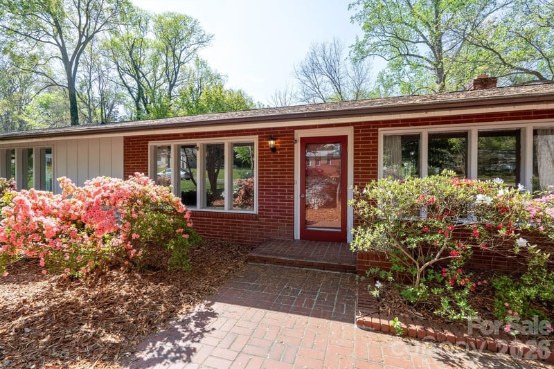 1221 Forestdale Dr, Salisbury, NC 28144