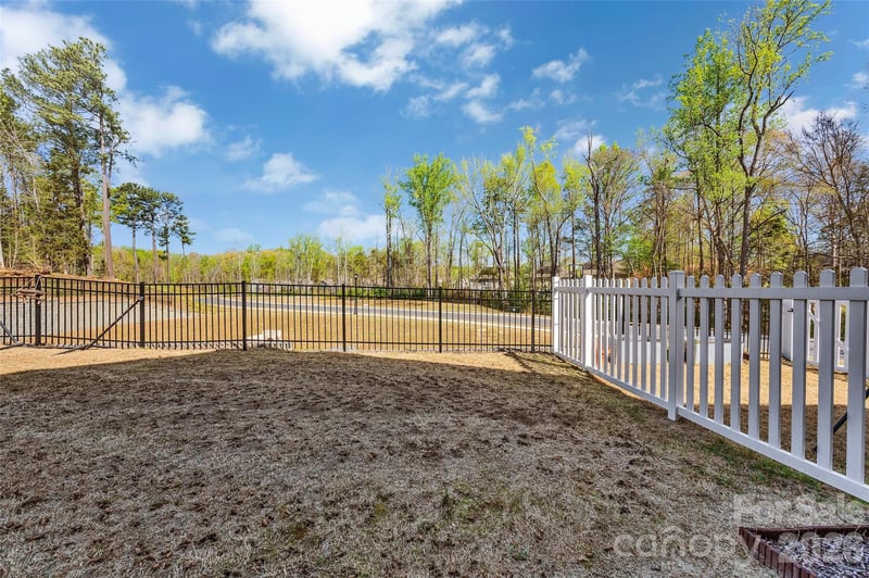 906 Park Bend Trl, Tega Cay, SC 29708