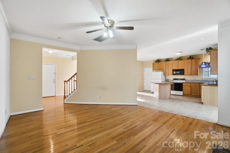 8721 Woodcock Ln, Charlotte, NC 28216