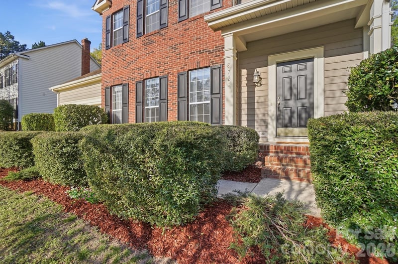 8721 Woodcock Ln, Charlotte, NC 28216
