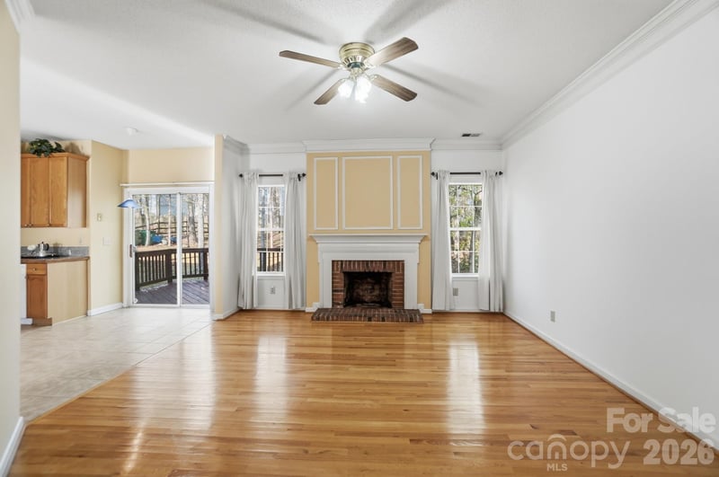 8721 Woodcock Ln, Charlotte, NC 28216