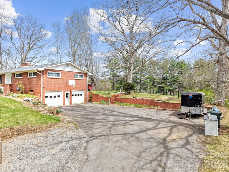 383 Monte Vista Dr, Waynesville, NC 28786