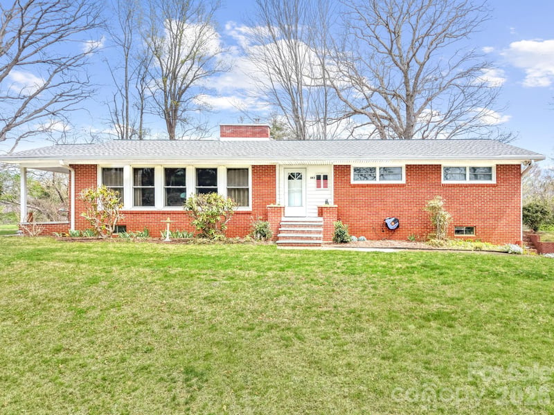 383 Monte Vista Dr, Waynesville, NC 28786