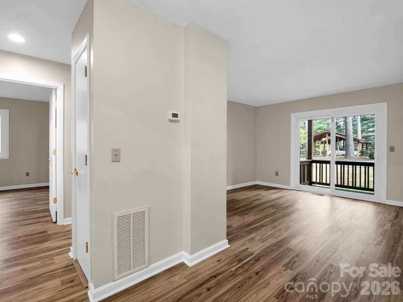 520 Courtwood Ln #1-8, Hendersonville, NC 28739