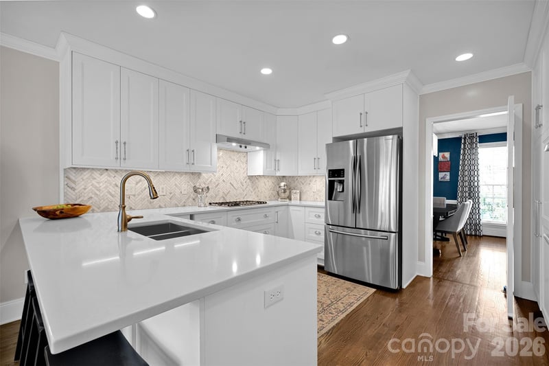 421 Sardis Ln, Charlotte, NC 28270