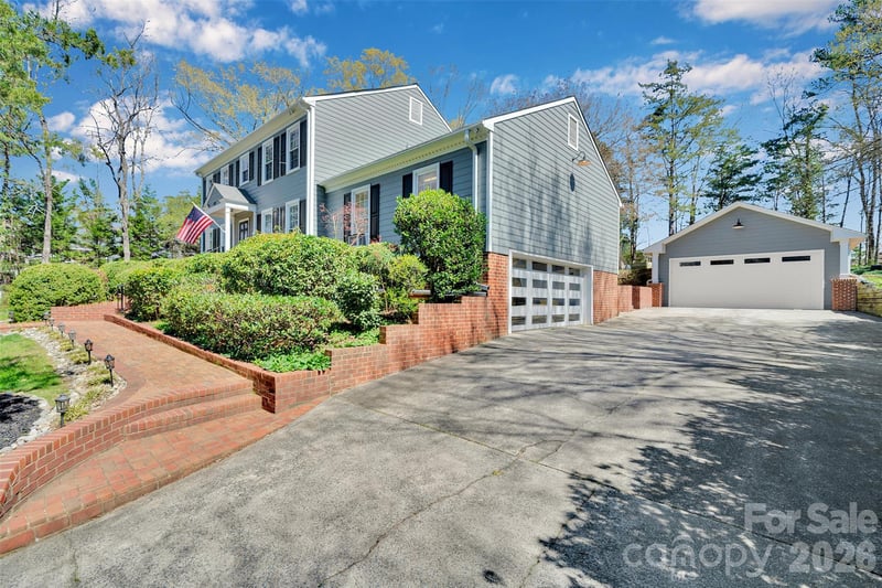 421 Sardis Ln, Charlotte, NC 28270