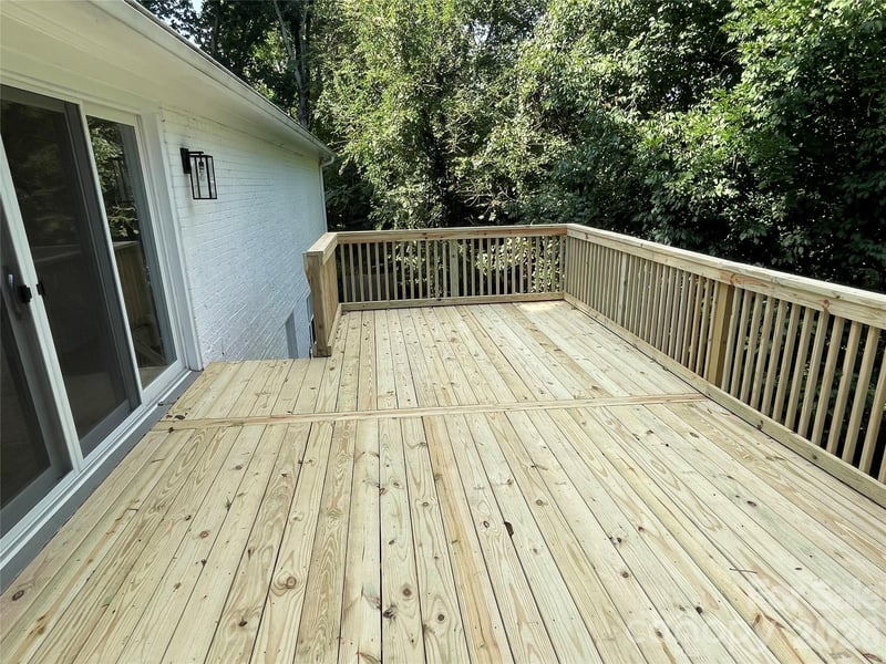 301 Hillandale Dr, Charlotte, NC 28270