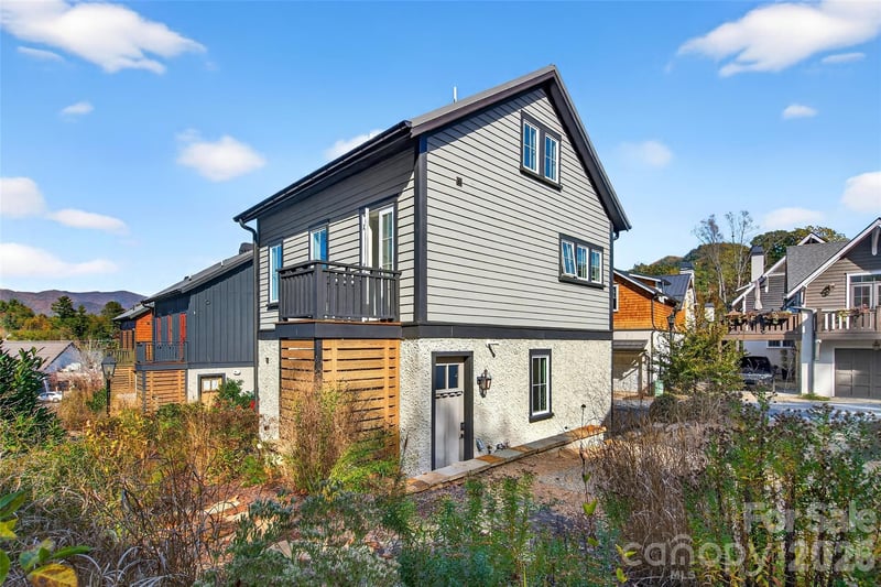 9 Fay Jones Ln, Black Mountain, NC 28711