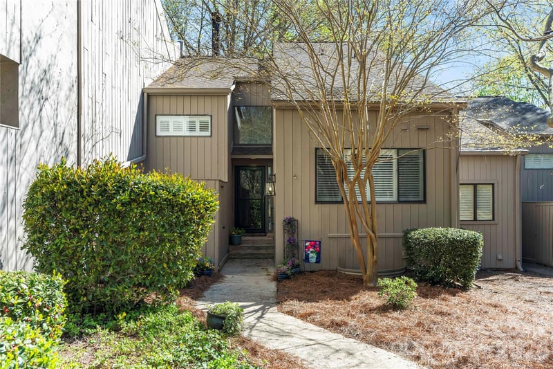 133 Pine Grove Cir, Clover, SC 29710