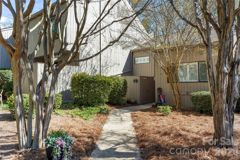 133 Pine Grove Cir, Clover, SC 29710