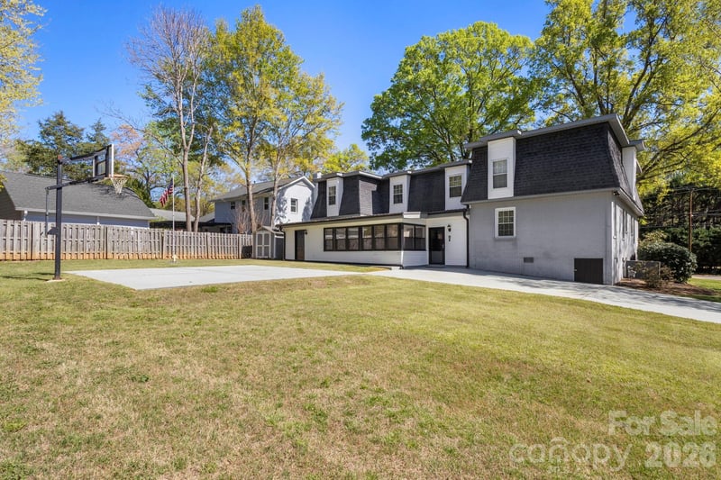 6116 Old Providence Rd, Charlotte, NC 28226