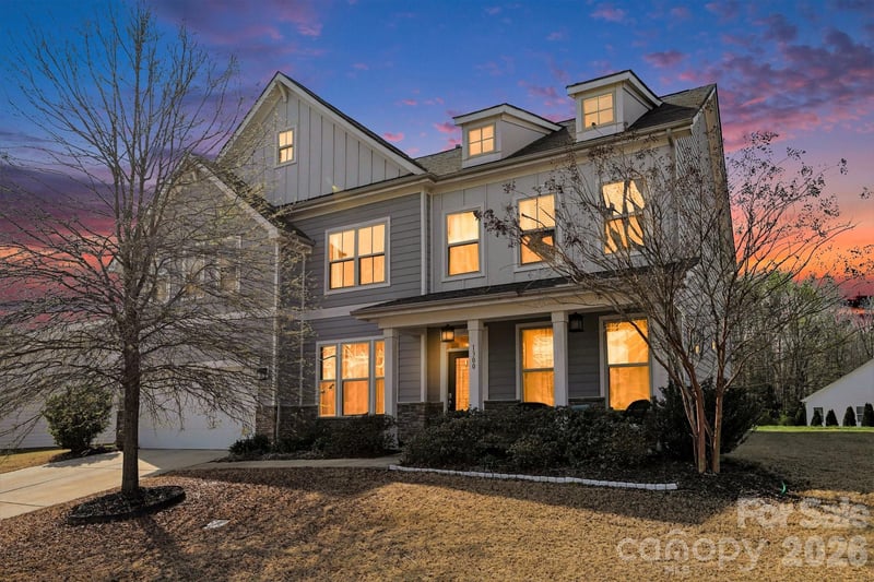 1300 Oakhurst Dr, Waxhaw, NC 28173