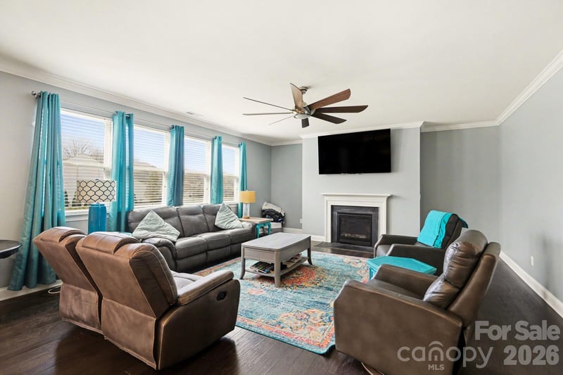 1300 Oakhurst Dr, Waxhaw, NC 28173