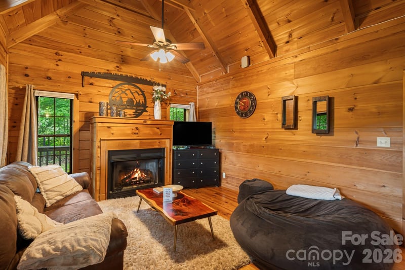 898 Morgan Hill Rd, Black Mountain, NC 28711