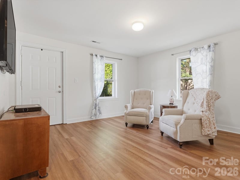 6223 Macon St, Charlotte, NC 28208