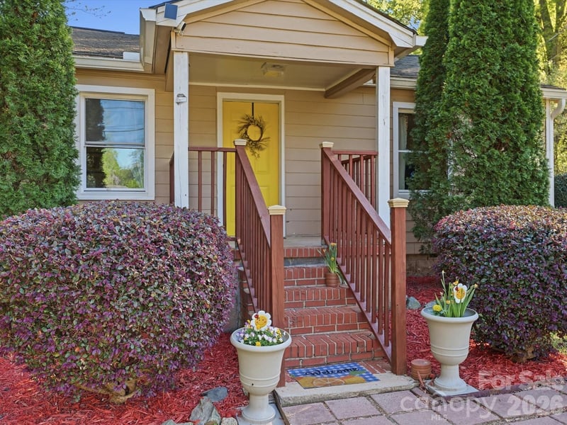 6223 Macon St, Charlotte, NC 28208