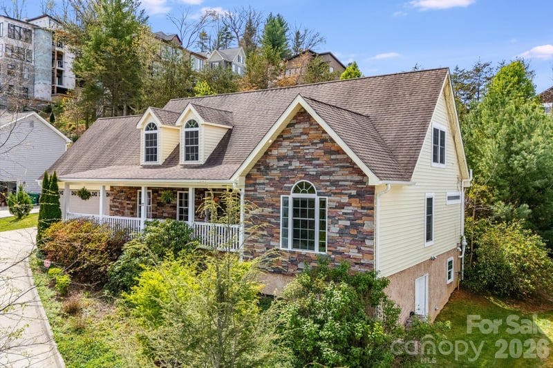17 Moss Pink Pl, Asheville, NC 28806