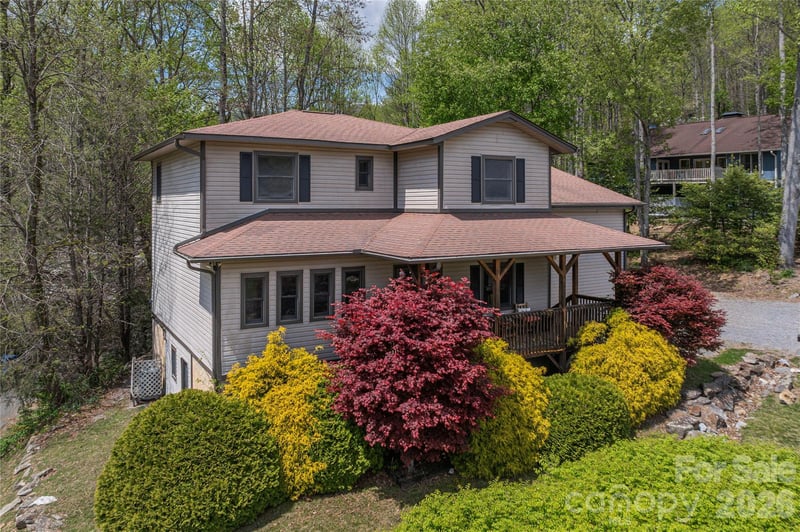 129 Valley Creek Dr, Maggie Valley, NC 28751