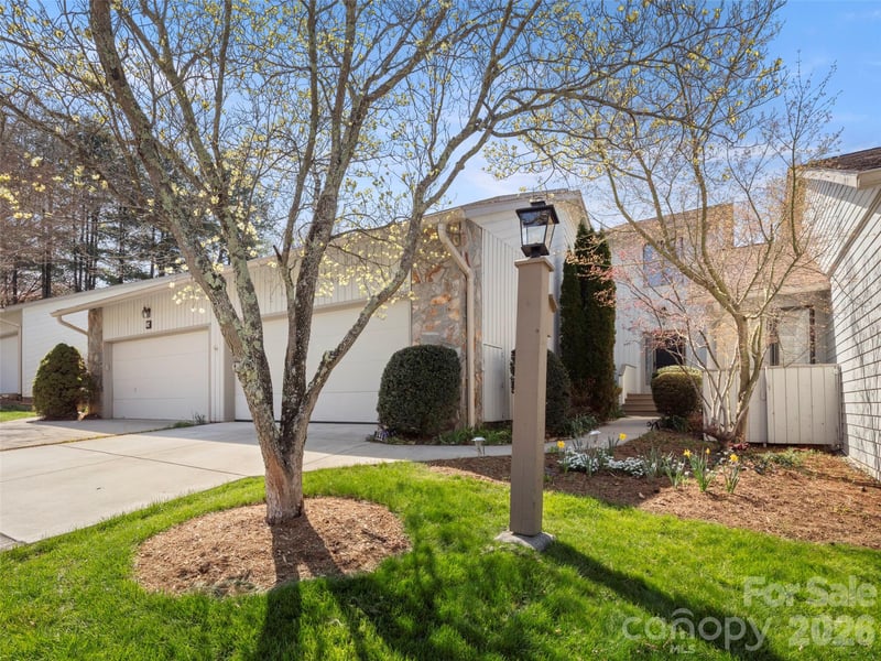 141 Deerlake Dr, Asheville, NC 28803