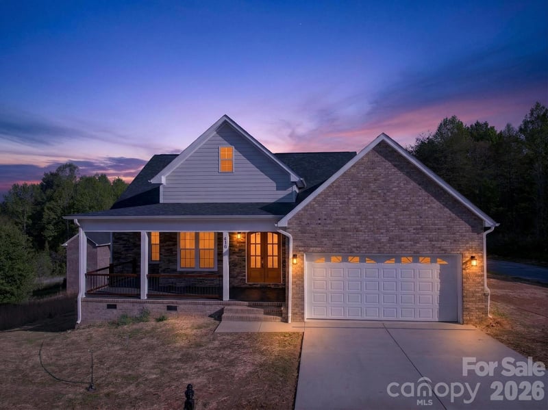 416 Whitmore St, Lenoir, NC 28645