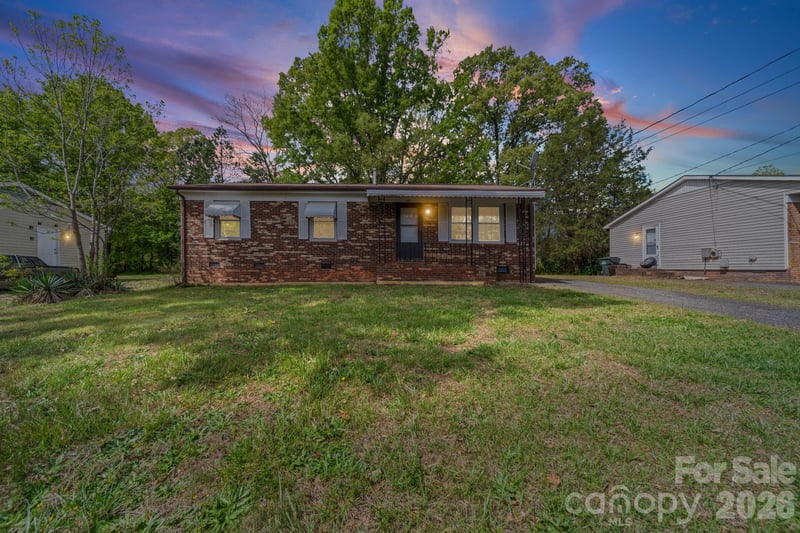 661 Kilborne Dr, Gastonia, NC 28052