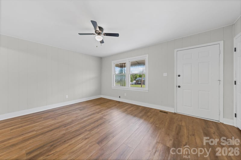 661 Kilborne Dr, Gastonia, NC 28052