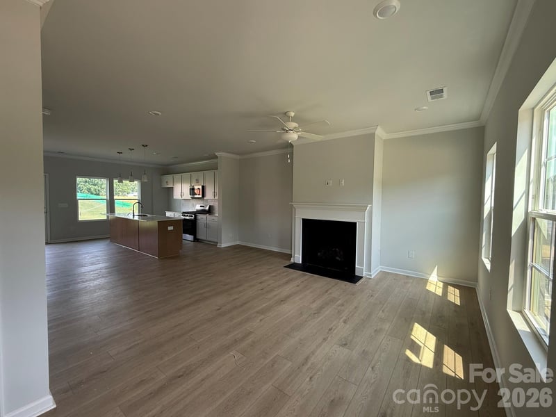 1231 Bansal Dr, Charlotte, NC 28215