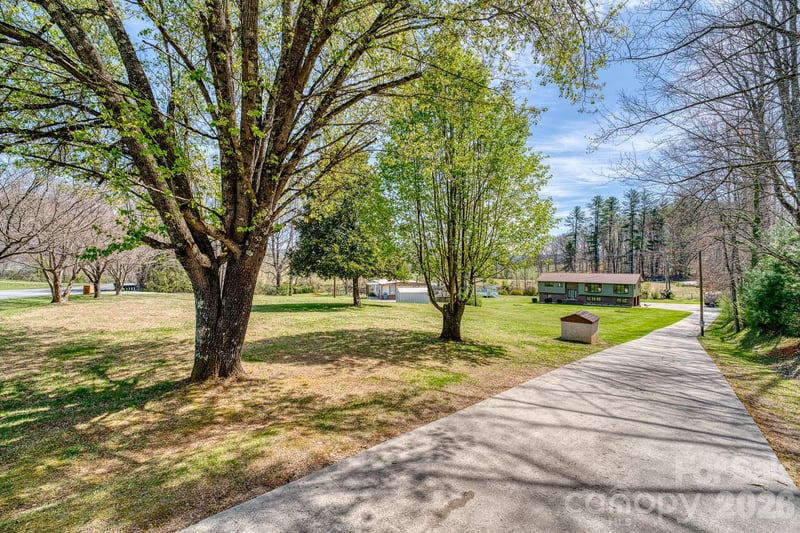 2456 Hendersonville Hw, Pisgah Forest, NC 28768