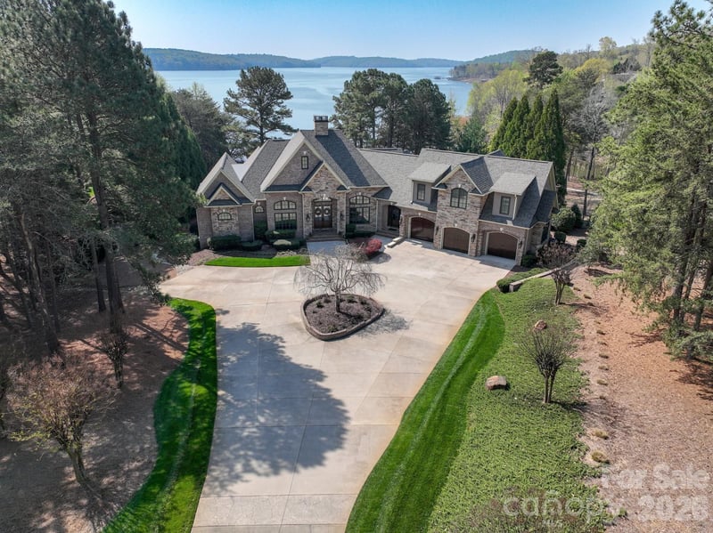 144 Moss Bank Ct, New London, NC 28127