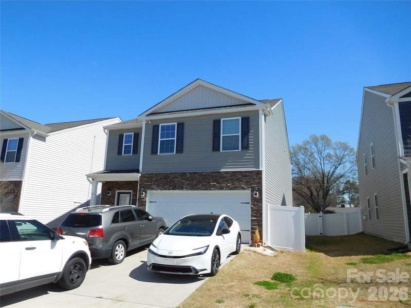 8112 Clairwood Dr, Charlotte, NC 28269