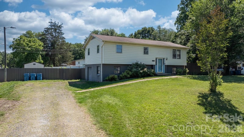 5208 Piedmont Cir, Conover, NC 28613