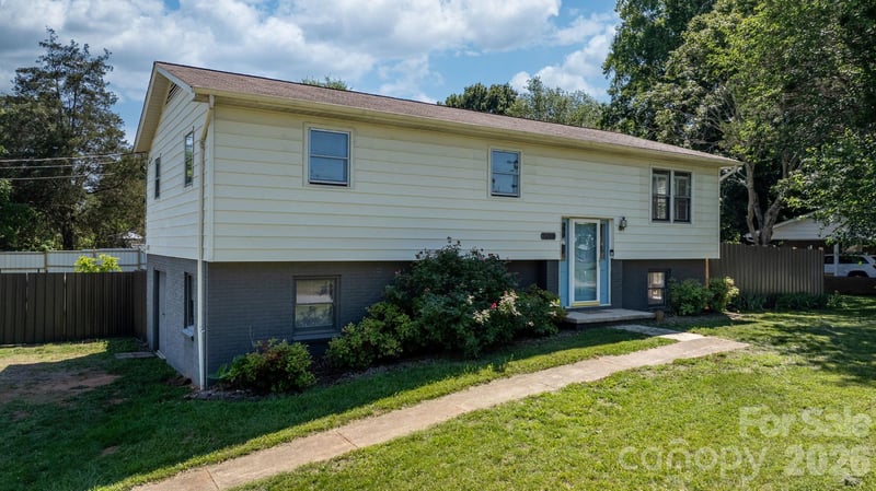 5208 Piedmont Cir, Conover, NC 28613