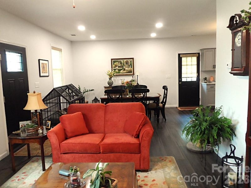 244 Holly St, Hudson, NC 28638