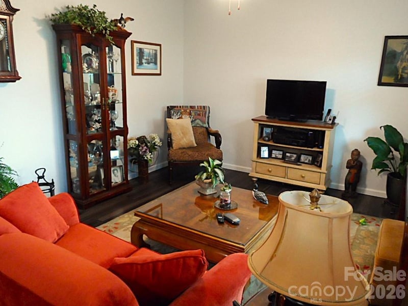 244 Holly St, Hudson, NC 28638