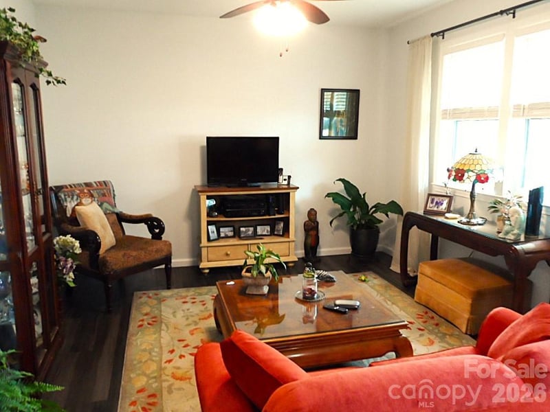 244 Holly St, Hudson, NC 28638