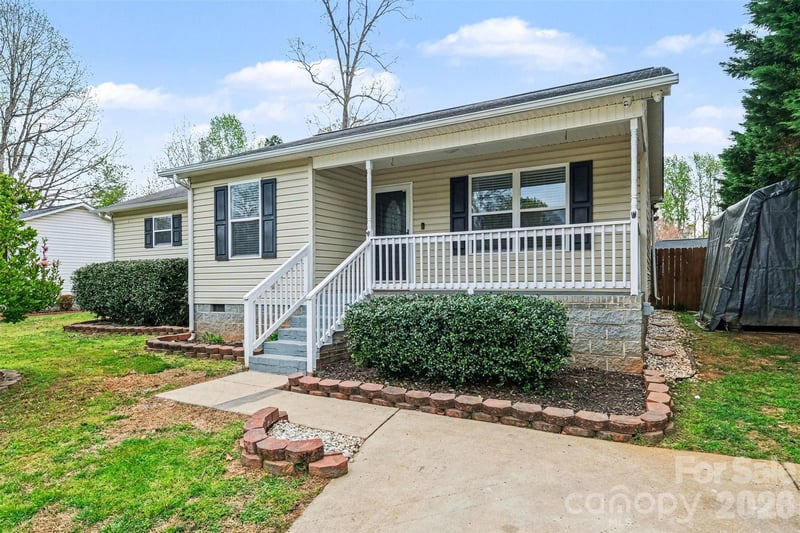 2519 Saluda Dr, Gastonia, NC 28054