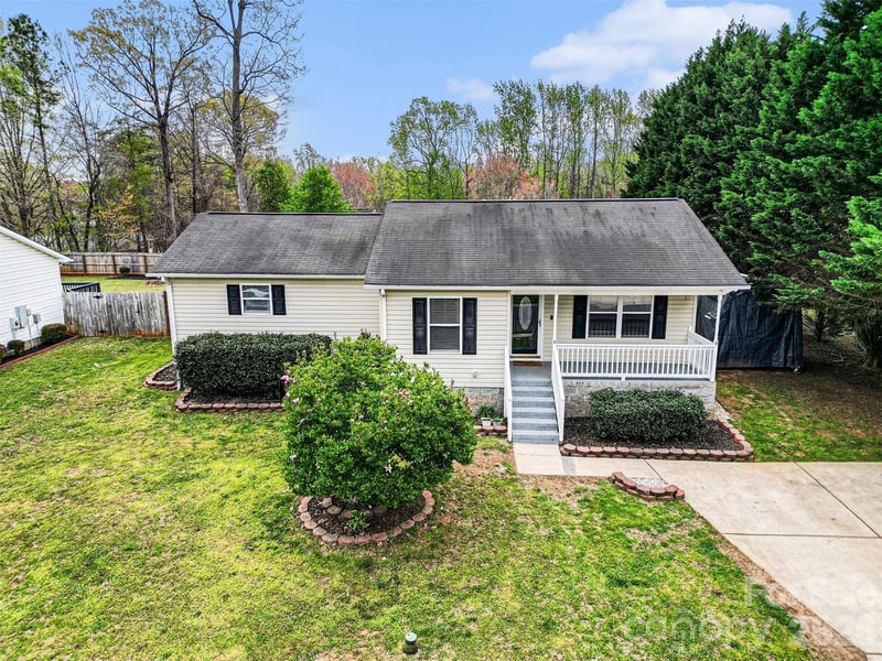 2519 Saluda Dr, Gastonia, NC 28054
