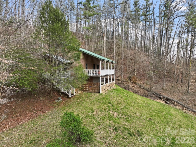 2701 Roses Branch Rd, Bakersville, NC 28705