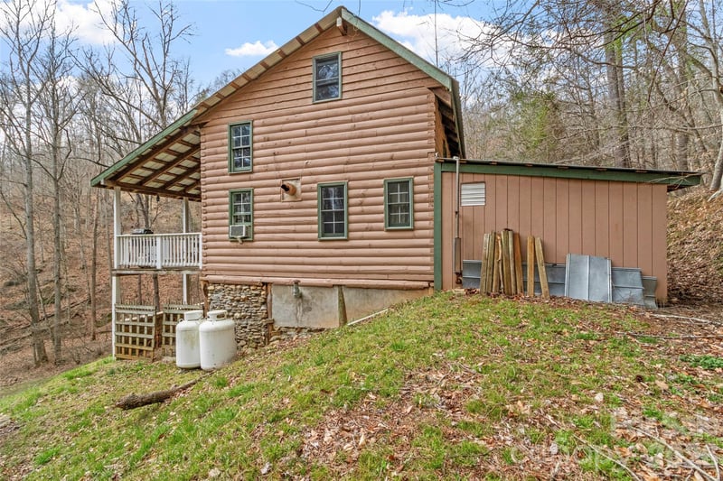 2701 Roses Branch Rd, Bakersville, NC 28705