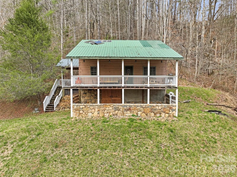 2701 Roses Branch Rd, Bakersville, NC 28705