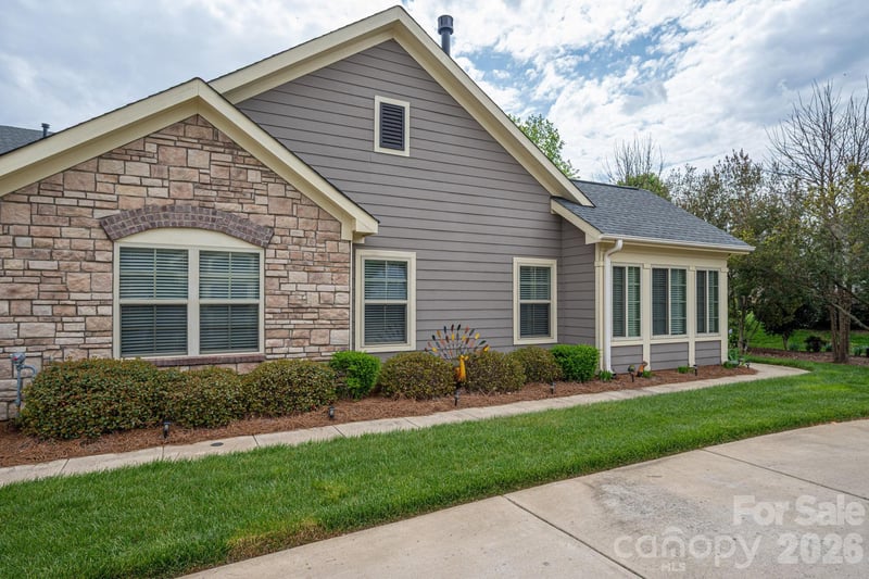 1434 Somersby Cir, Gastonia, NC 28054