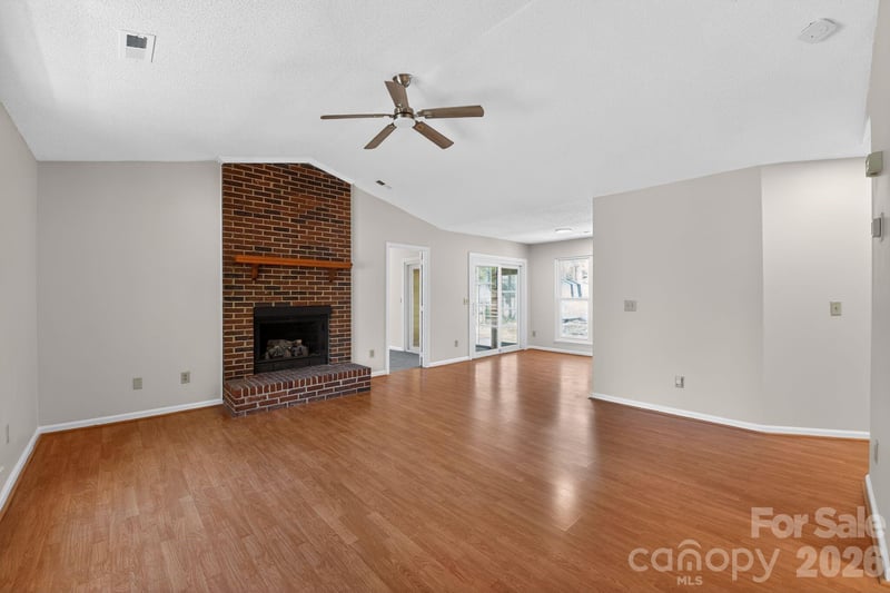 100 Steuben Dr, Huntersville, NC 28078